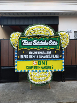 Papan Bunga Duka di Manuhing