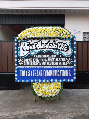 Papan Bunga Duka di Manuhing